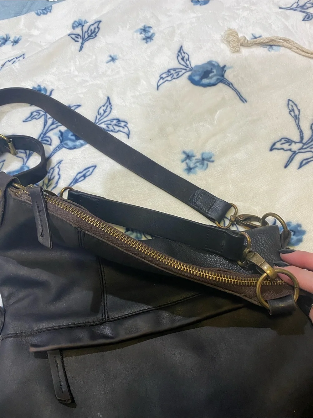 Bed Stu Tahiti Black/Dark Brown Leather Crossbody Bag with Brass Hardware - Picture 7 of 16
